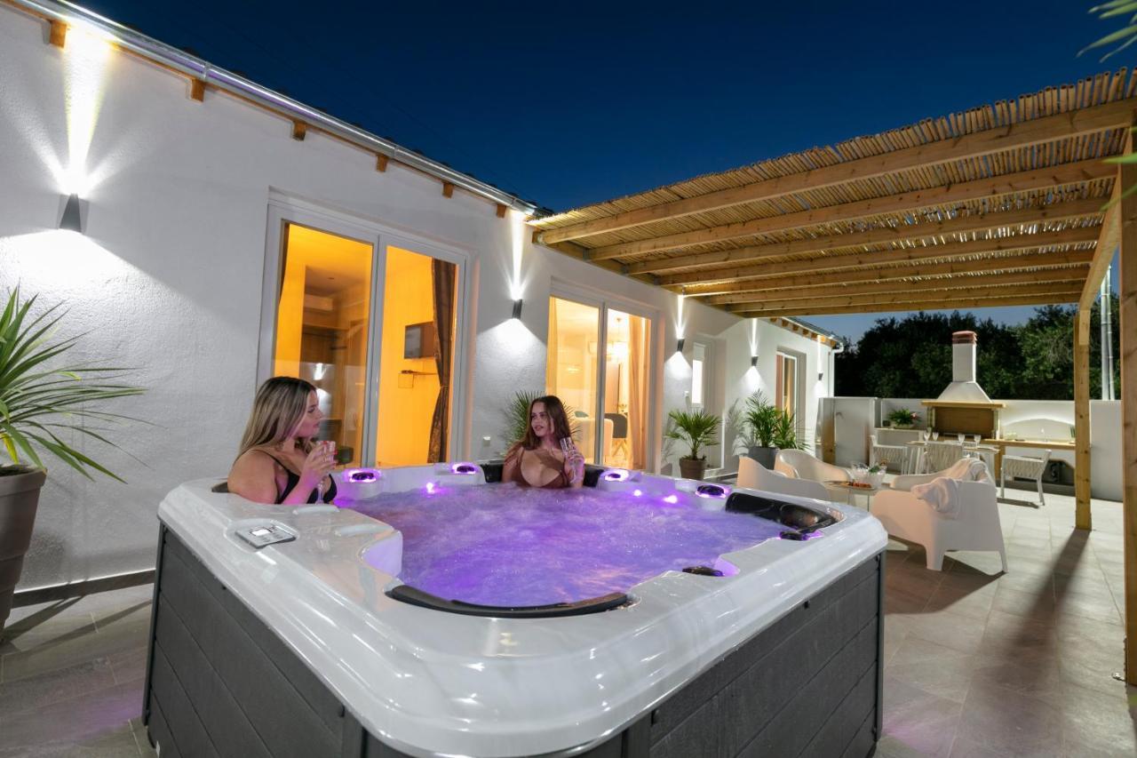Jacuzzi Deluxe Villa Скала-Сотирос Экстерьер фото