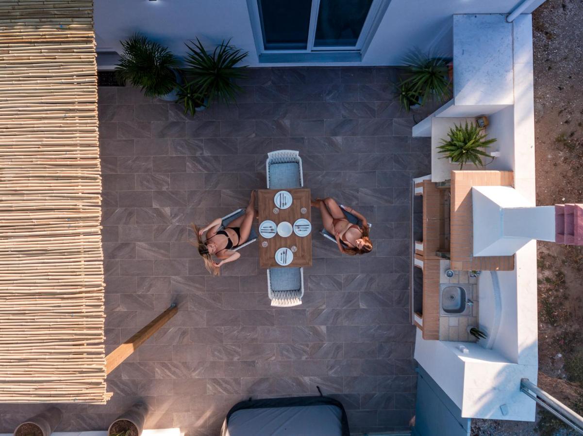 Jacuzzi Deluxe Villa Скала-Сотирос Экстерьер фото