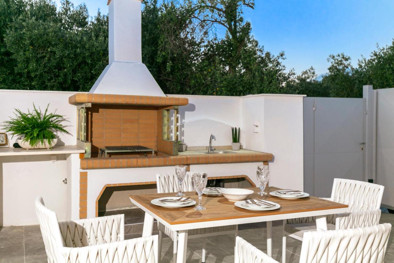 Jacuzzi Deluxe Villa Скала-Сотирос Экстерьер фото